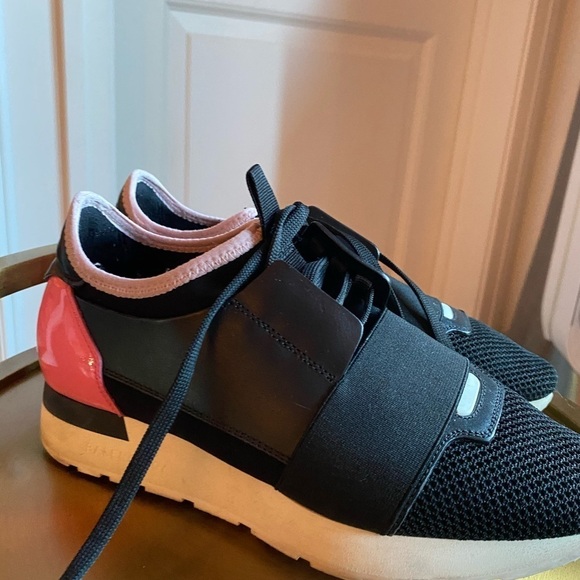 BALENCIAGA SNEAKERS - Picture 6 of 8